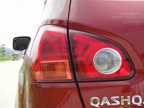 2012�� 2.0XL �� CVT 2WD