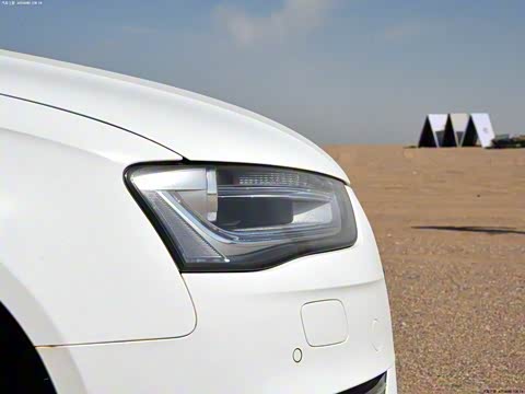 2013�� 40 TFSI quattro�����˶���