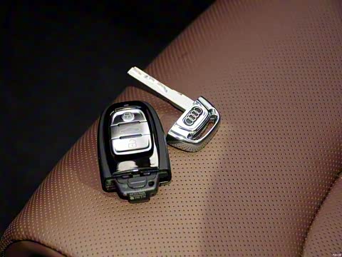 2014�� A8L 6.3 FSI W12 quattro�콢��