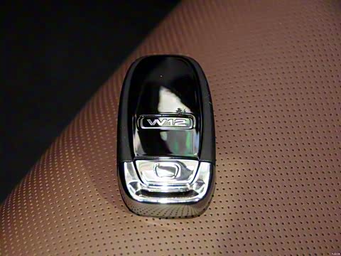 2014�� A8L 6.3 FSI W12 quattro�콢��