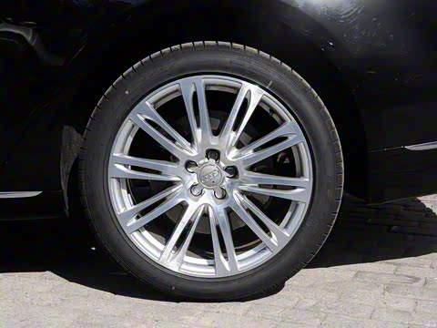 2014�� A8L 6.3 FSI W12 quattro�콢��