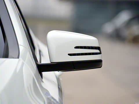 2015�� AMG GLA 45 4MATIC