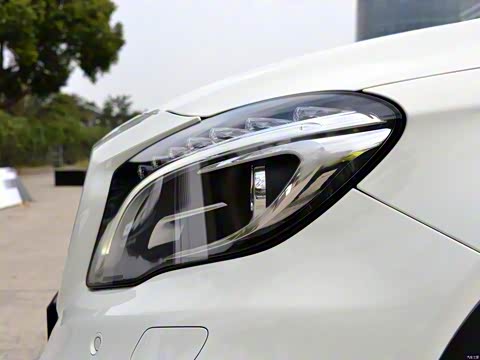 2015�� AMG GLA 45 4MATIC