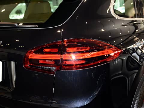 2015�� Cayenne Turbo 4.8T