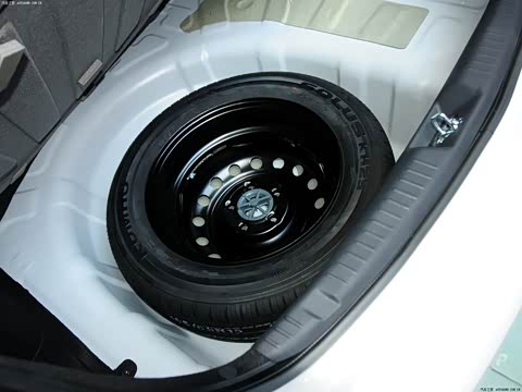 2014�� 1.6L MT GLS