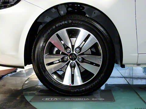 2014�� 1.6L MT GLS