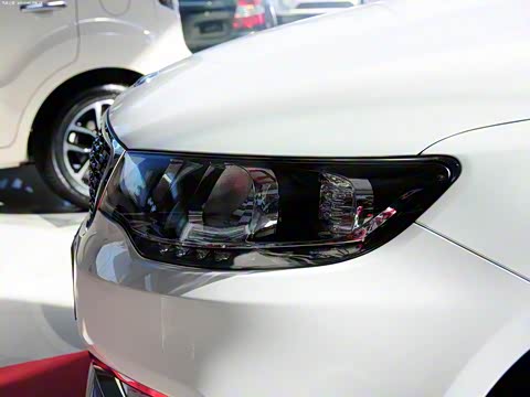 2014�� 1.6L MT GLS