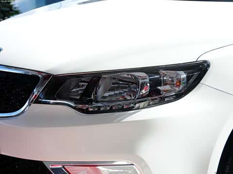 2014�� 1.6L MT GLS