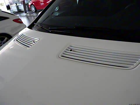 2011�� R 300 L ������