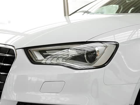 2014�� Limousine 40 TFSI S line ������