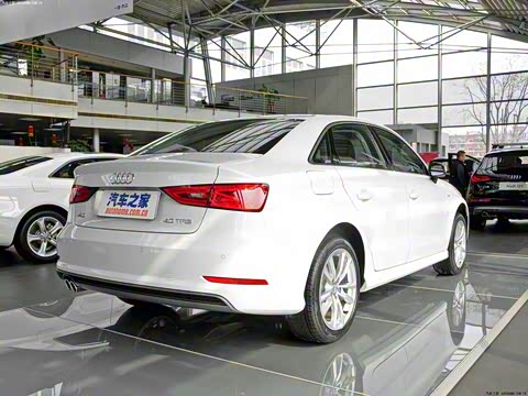 2014�� Limousine 40 TFSI S line ������