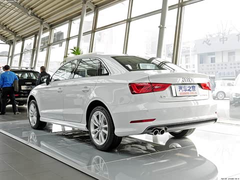 2014�� Limousine 40 TFSI S line ������