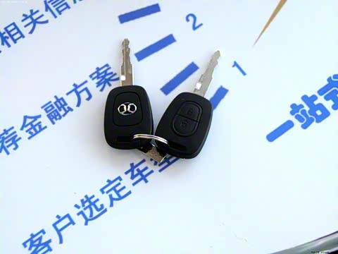 2014�� E150EV �Ƽ���