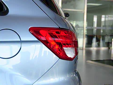 2014�� E150EV �Ƽ���