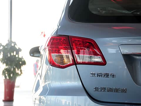 2014�� E150EV �Ƽ���