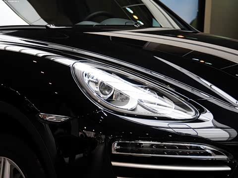 2014�� Cayenne Platinum Edition 3.0T