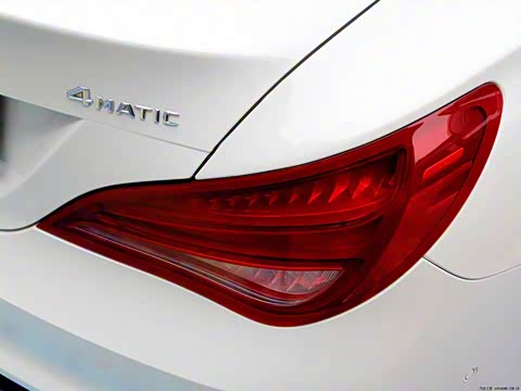 2014�� CLA 260 4MATIC