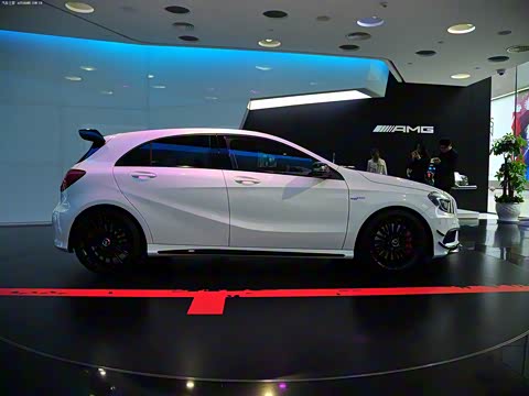 2014�� AMG A 45 4MATIC