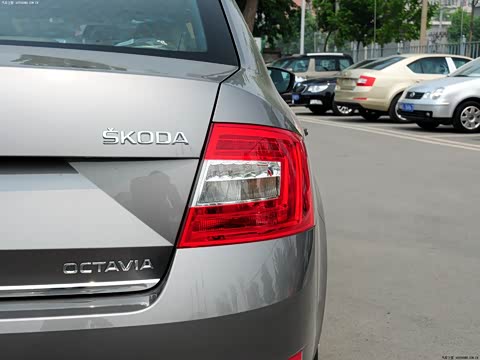 2015�� 1.6L �Զ��ݿ���