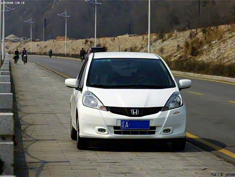 2011�� 1.3L �ֶ����ʰ�