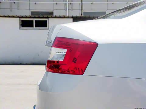 2015�� 1.6L �ֶ��ݿ���