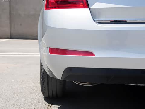 2015�� 1.6L �ֶ��ݿ���