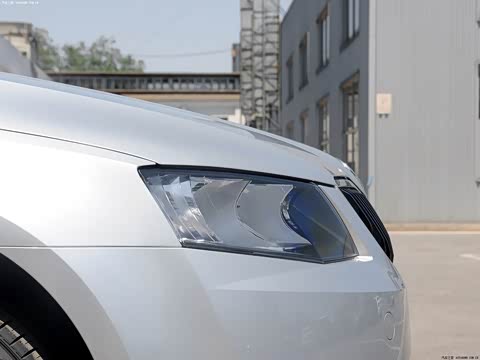 2015�� 1.6L �ֶ��ݿ���