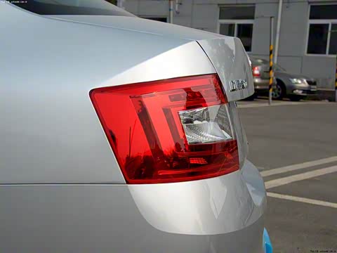 2015�� 1.6L �ֶ��ݿ���