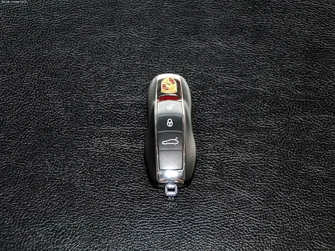 2014�� Panamera 4S Executive 3.0T