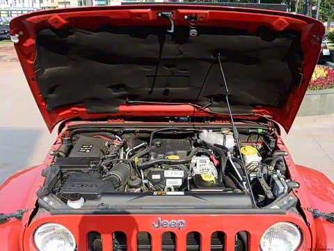 2014�� 2.8TD Sahara ���Ű�