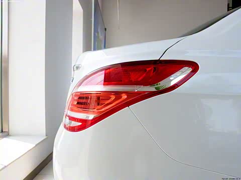 2014�� ������ ���� 1.6L �ֶ�������