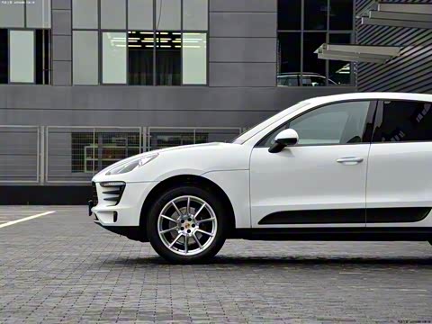 2014�� Macan 2.0T