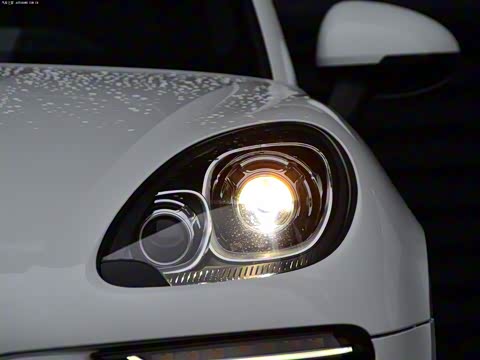 2014�� Macan 2.0T