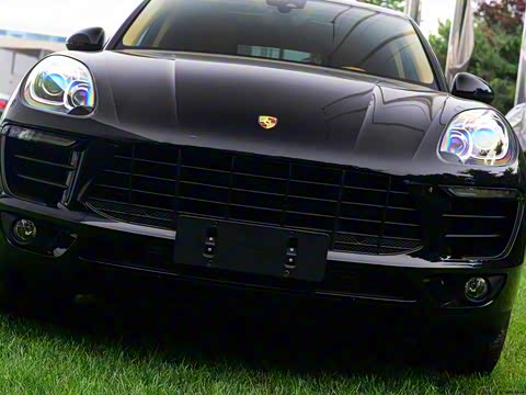 2014�� Macan 2.0T