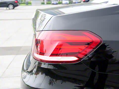 2015�� E 260 L �˶���