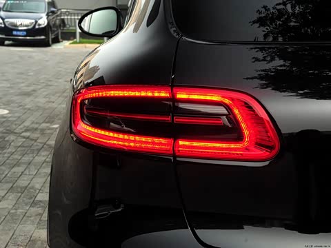 2014�� Macan Turbo 3.6T