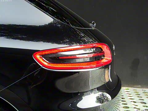 2014�� Macan Turbo 3.6T