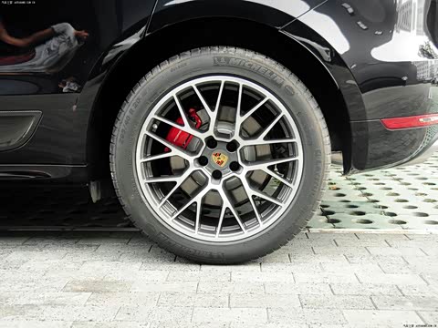 2014�� Macan Turbo 3.6T