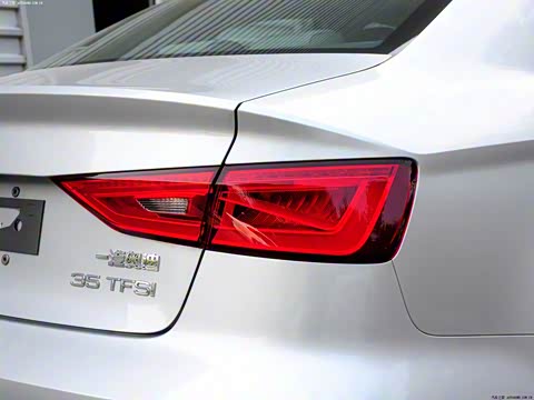 2014�� Limousine 35 TFSI �Զ�������