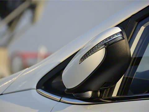 2015�� 1.6L �Զ�Premium