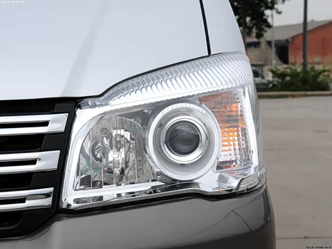 2012�� M5 Q3 2.0L 7�������׼��