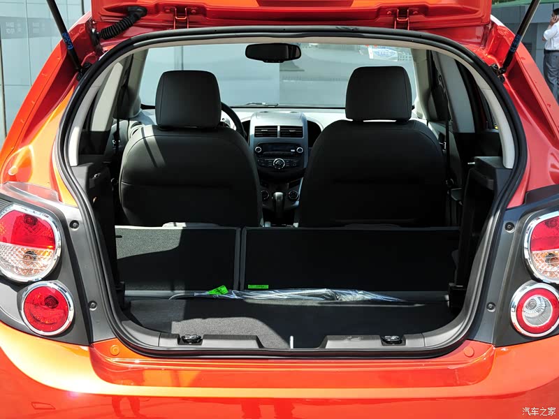 通用雪佛兰 爱唯欧 2011款 两厢 1.6l at sx