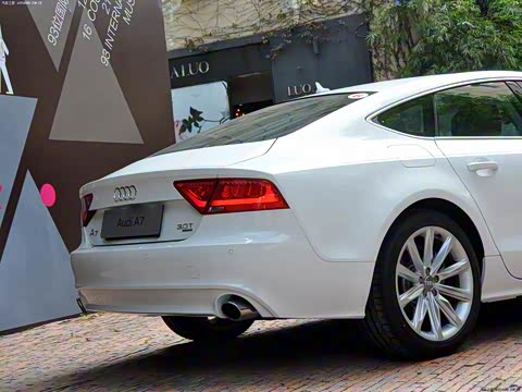 2012�� 3.0TFSI quattro������