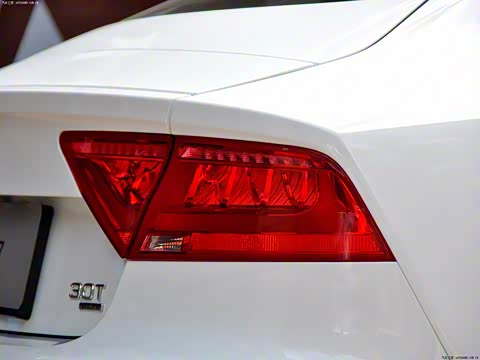 2012�� 3.0TFSI quattro������