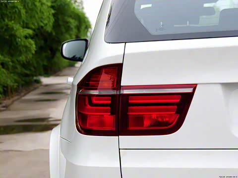 2011�� xDrive35i M�˶���