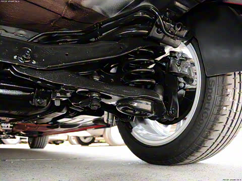 2012�� 2.0L Aktiv �ֶ���װ��