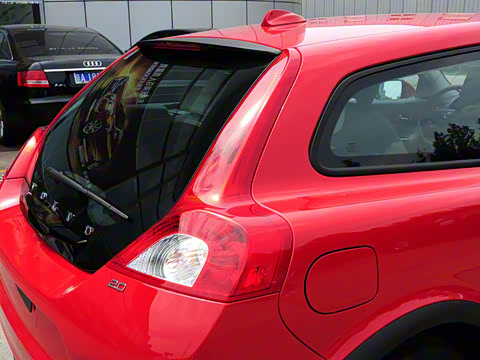 2012�� 2.0L Aktiv �ֶ���װ��