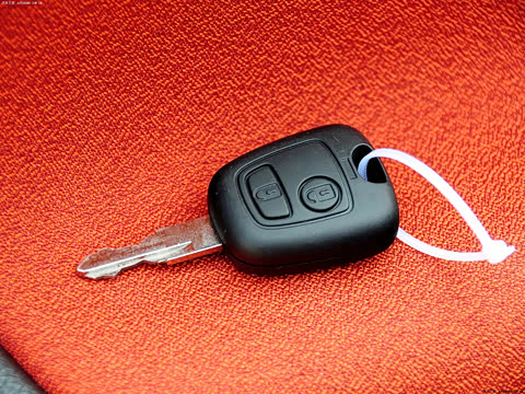 2012�� 1.6L �Զ��˶���