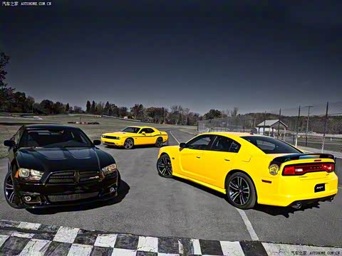 2012�� 6.4L SRT8 Super Bee