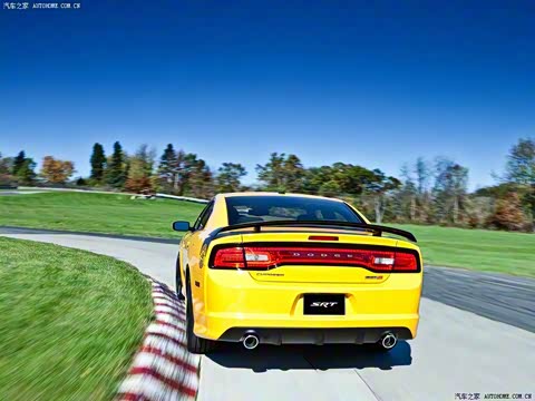 2012�� 6.4L SRT8 Super Bee